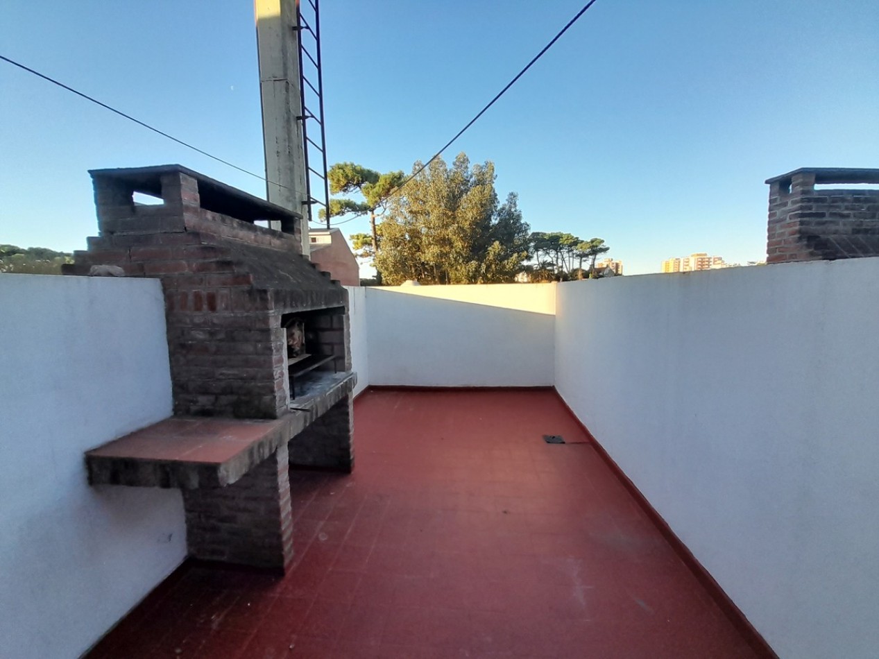 Venta triplex Villa Gesell 4 ambientes zona centro