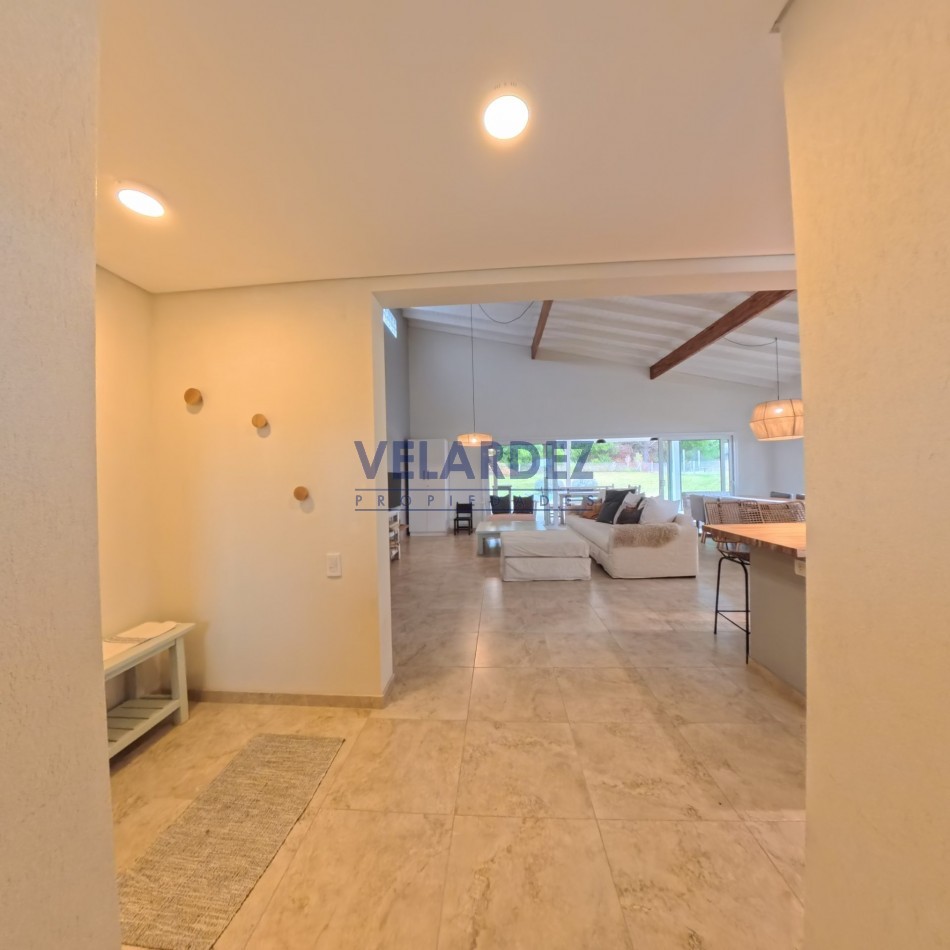 Casa de 4 dormitorios - Barrio Ecuestre - Costa Esmeralda