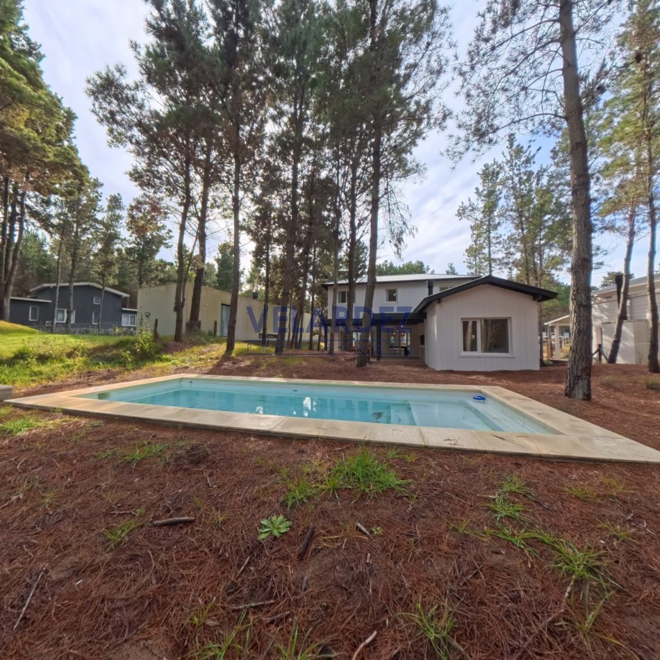 Casa 4 dormitorios en Costa Esmeralda - Barrio Senderos 4