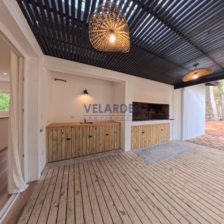 Casa 4 dormitorios en Costa Esmeralda - Barrio Senderos 4