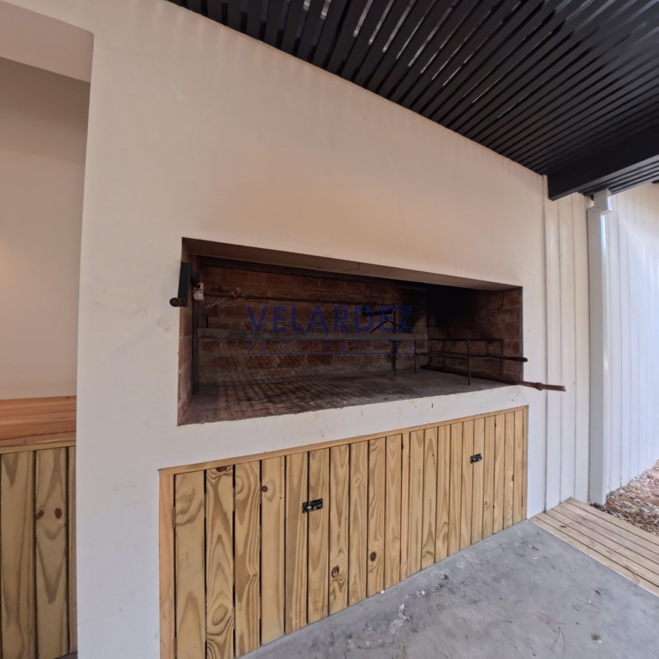 Casa 4 dormitorios en Costa Esmeralda - Barrio Senderos 4