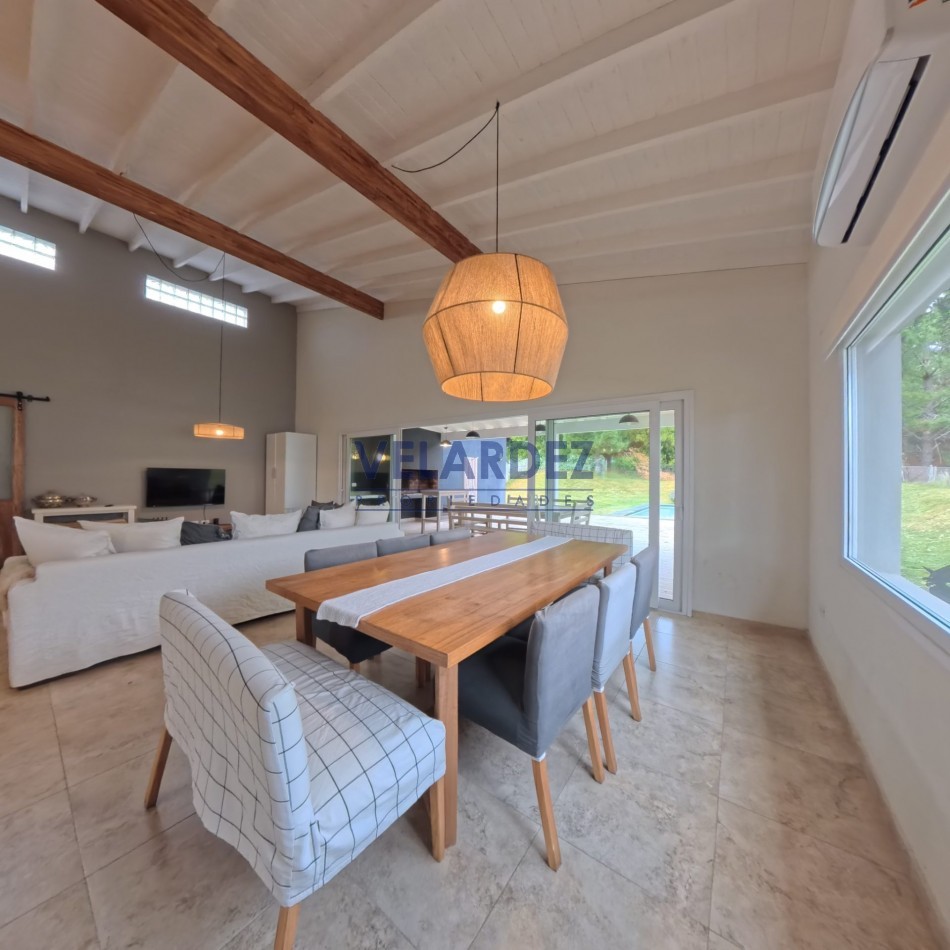 Casa de 4 dormitorios - Barrio Ecuestre - Costa Esmeralda