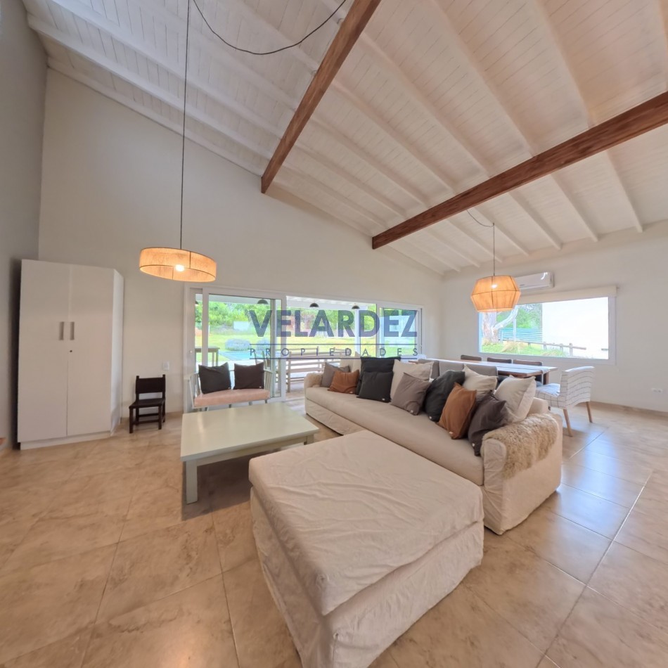 Casa de 4 dormitorios - Barrio Ecuestre - Costa Esmeralda