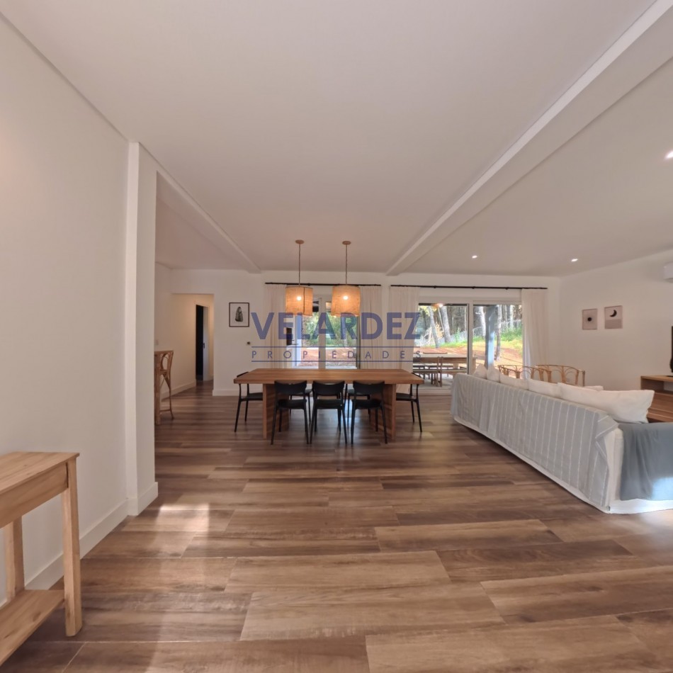Casa 4 dormitorios en Costa Esmeralda - Barrio Senderos 4