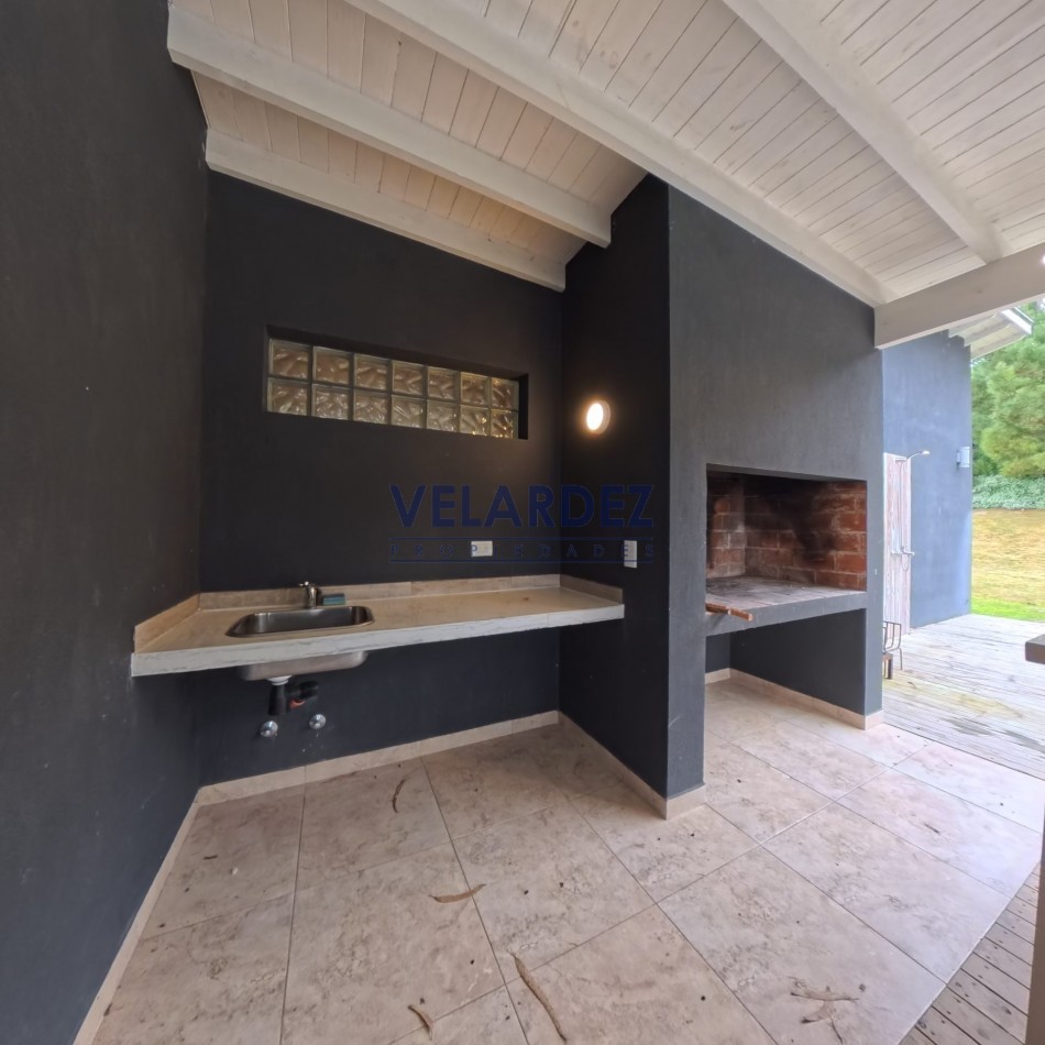 Casa de 4 dormitorios - Barrio Ecuestre - Costa Esmeralda